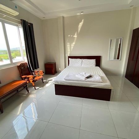 Phong Lan Guesthouse Chau Doc Extérieur photo